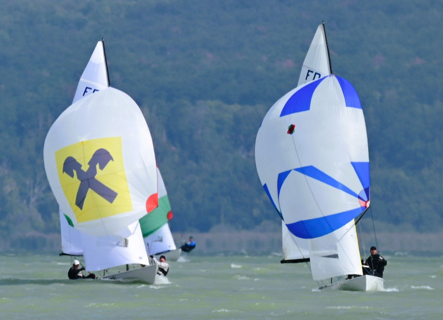 A Majthényi-Domokos páros (SVE) repülőhollandiban, a Fehér-Turcsán kettős (WIN-D SE) Flaar 18 osztályban lett országos bajnok!