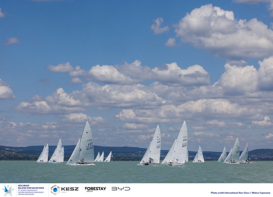 Három remek futam és továbbra is osztrák vezetés az Eastern Hemisphere Championship, KÉSZ Group Balaton Sailing Week - en