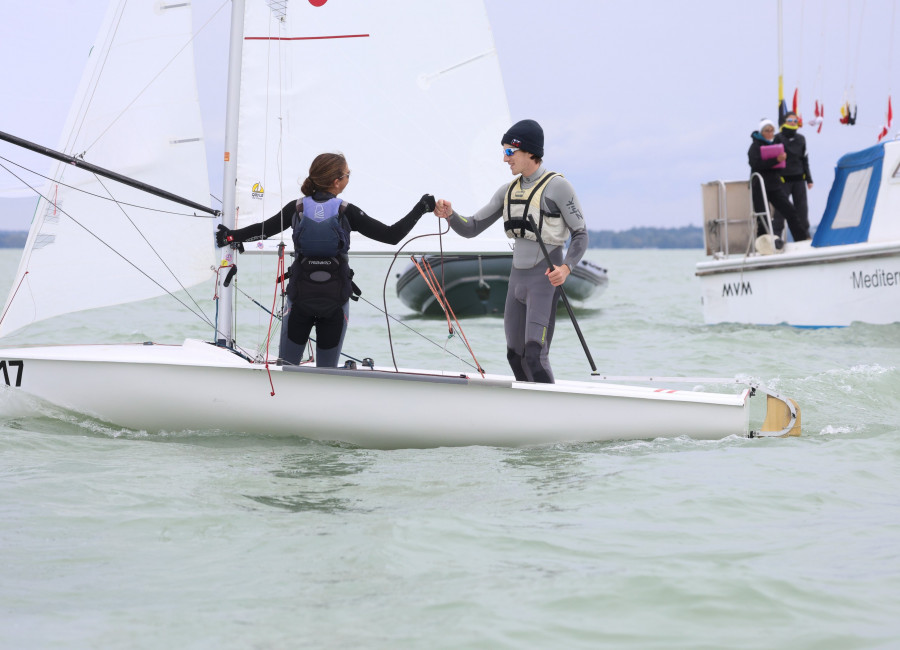 Simó András és Kristóf Luca izgalmas versenyben nyerték az idei 420-as bajnokságot