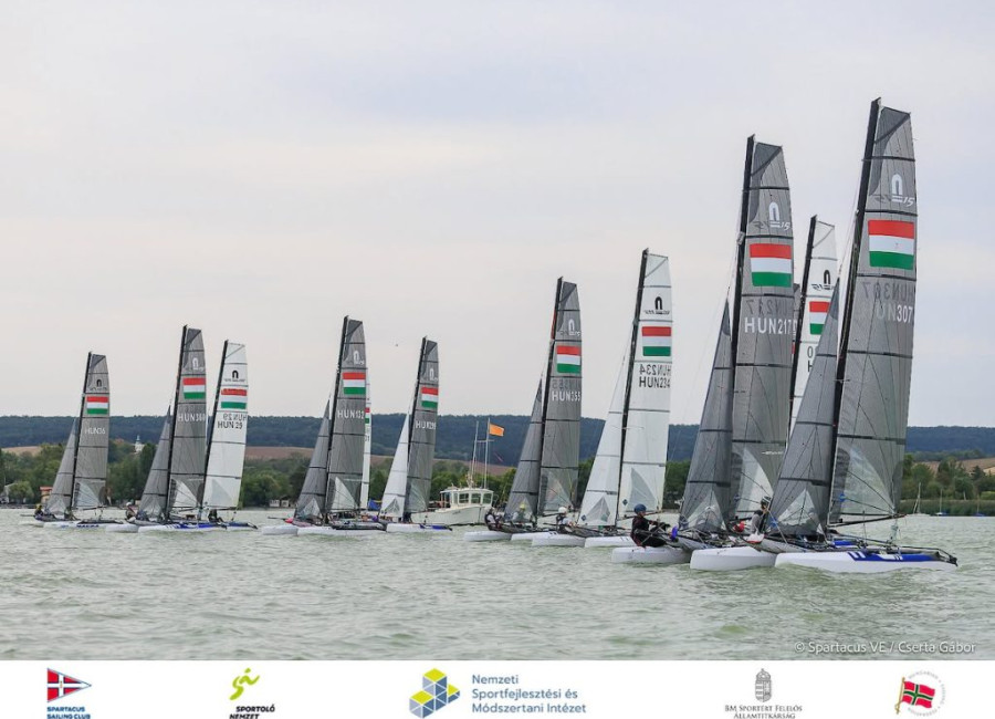Szerdán két futammal megkezdődött a Nacra 15 OB és Európa-kupa forduló